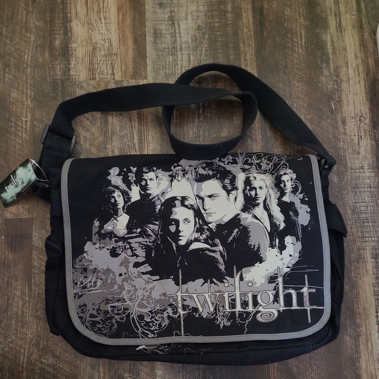Brand New Twilight "the Cullen's" Messenger Bag. Rare