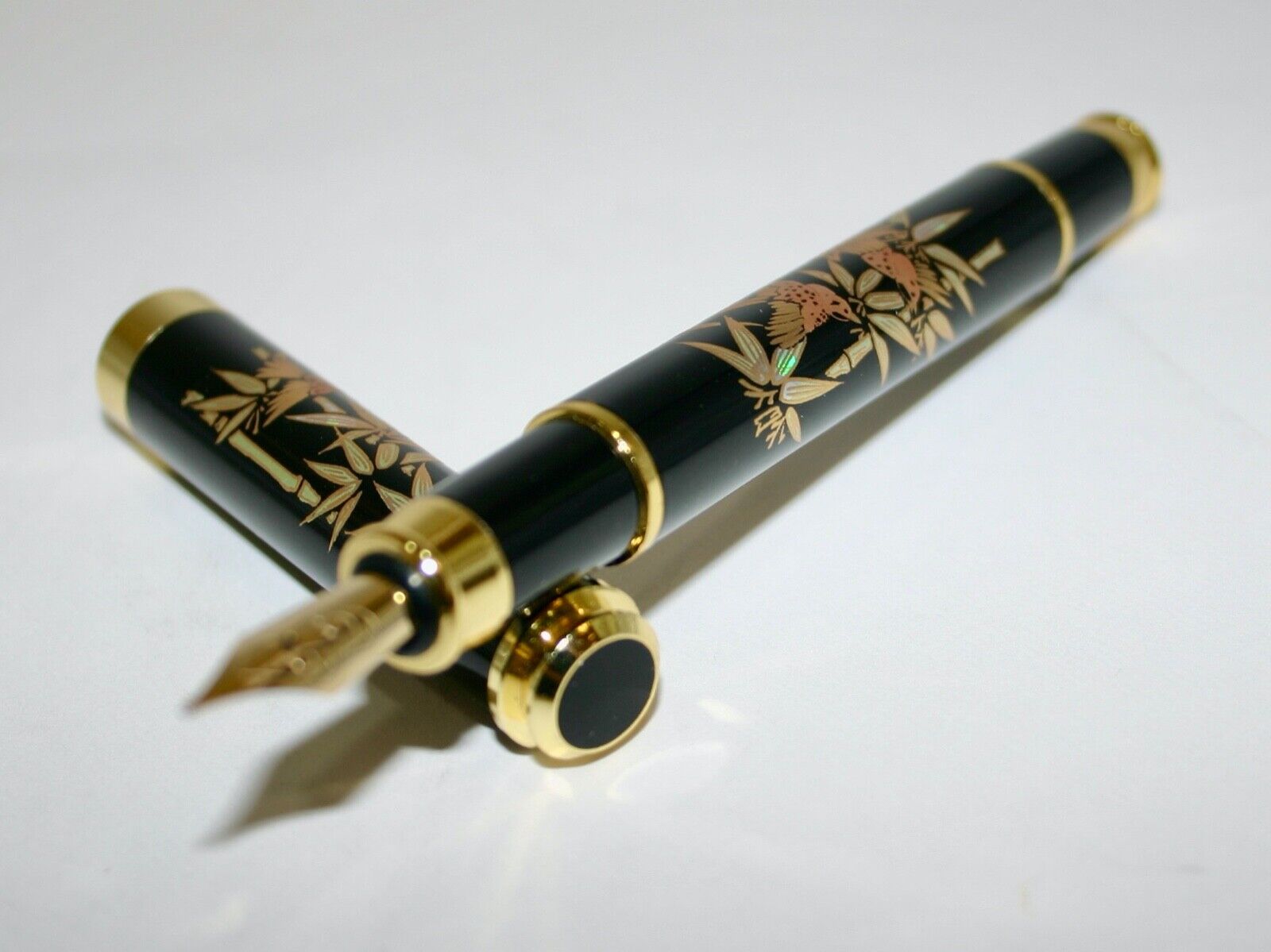 Original Fountain Pen Has A Modern Maki-e Of Sparrow On Bamboo Forest With Box