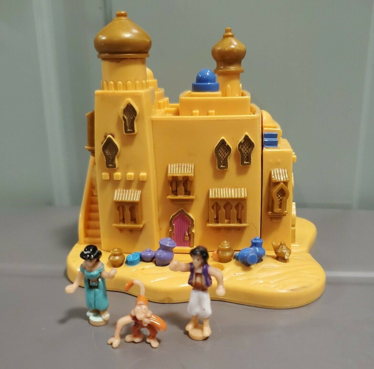 Vintage 1995 Polly Pocket Bluebird Aladdin Agrabah Marketplace House Complete